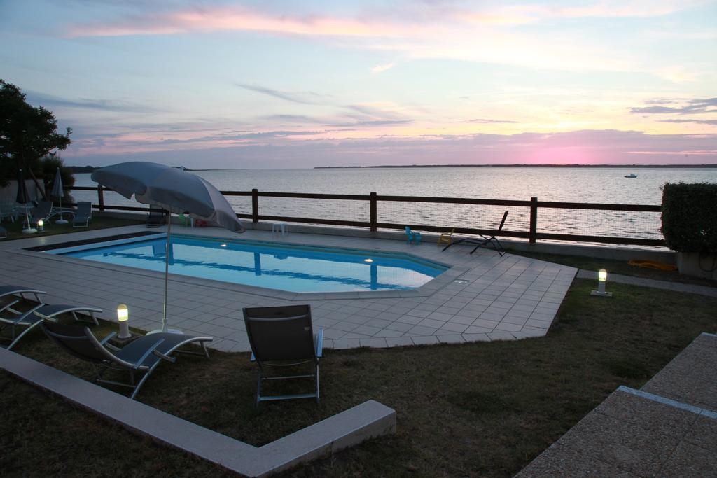 Beach Hotel - Le Grand Chalet رونس لو بين المظهر الخارجي الصورة