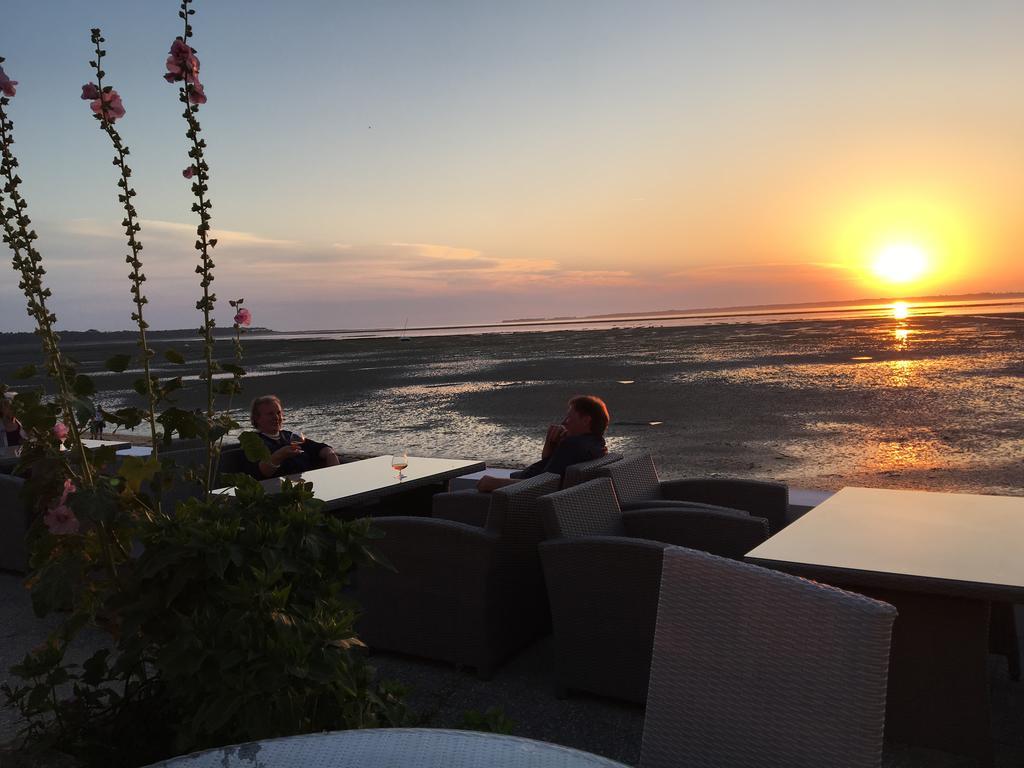Beach Hotel - Le Grand Chalet رونس لو بين المظهر الخارجي الصورة