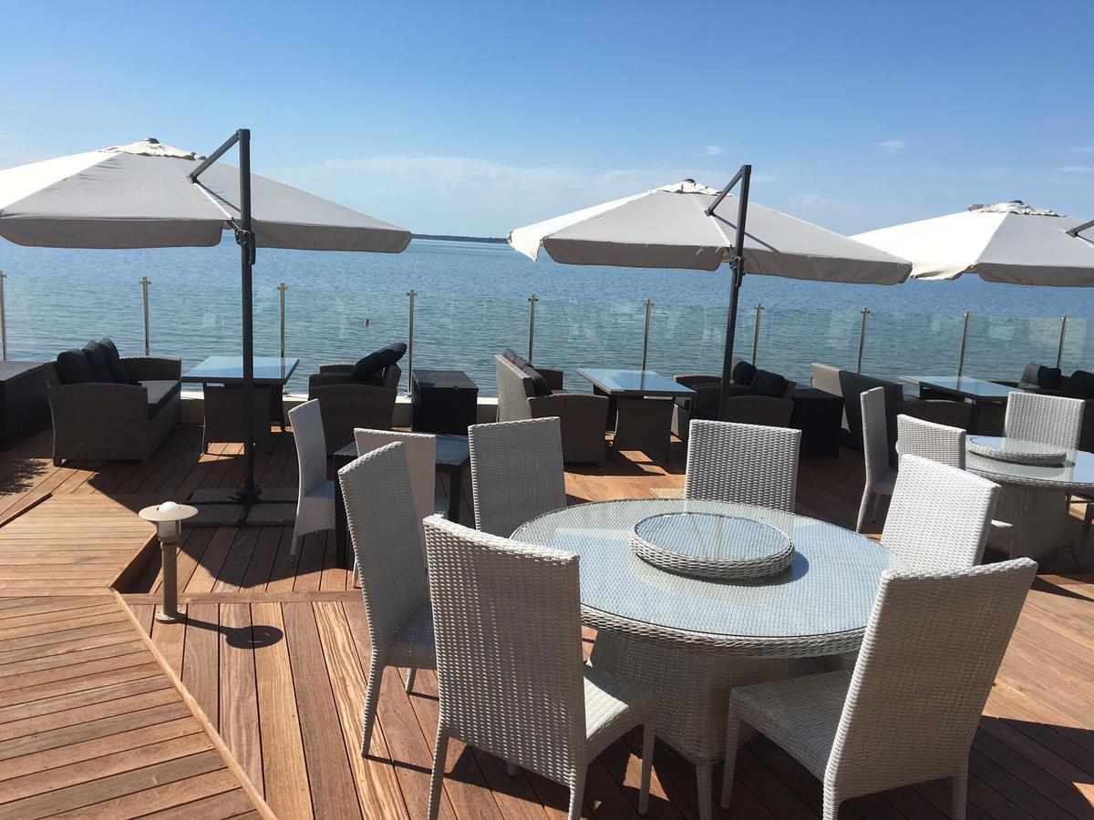 Beach Hotel - Le Grand Chalet رونس لو بين المظهر الخارجي الصورة